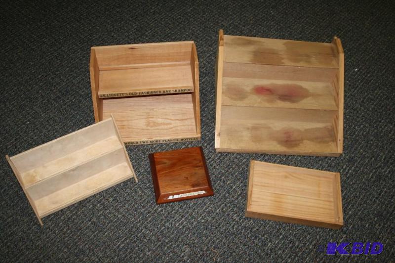 lot 136 image: Wooden Displays