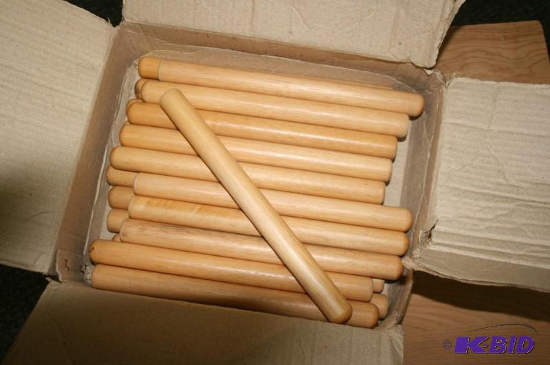 lot 143 image: Box of wooden dowels