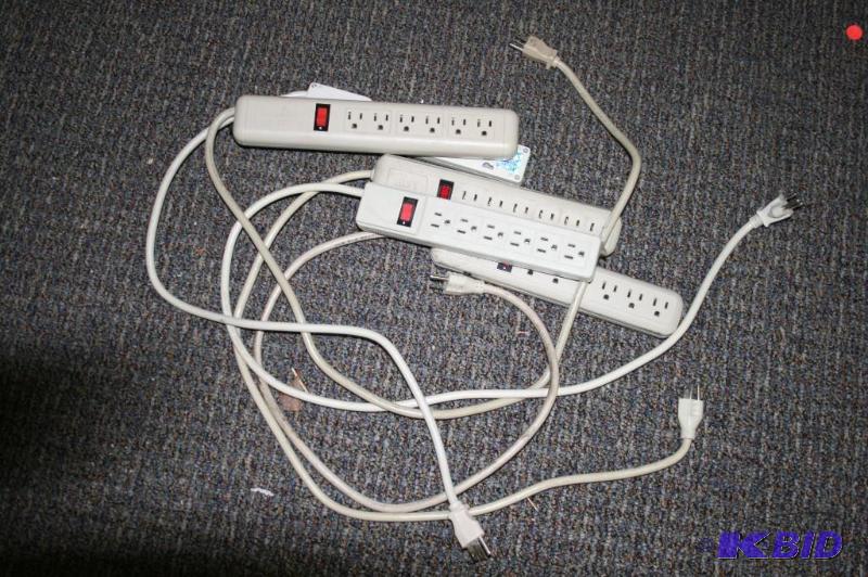 lot 145 image: Lot of 5 power strips