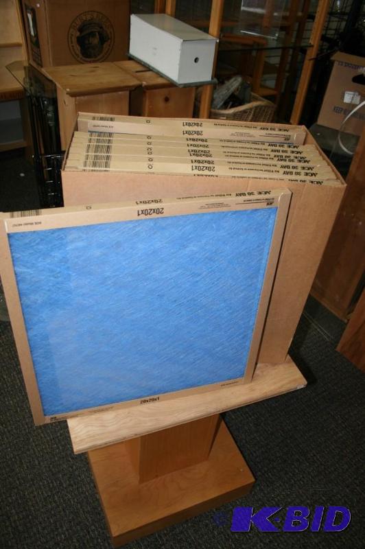 lot 167 image: Box of 9 air filters
