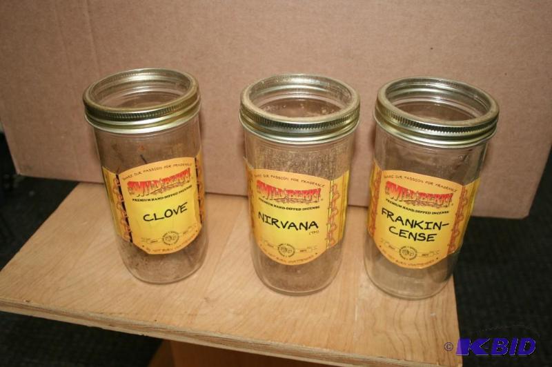 lot 172 image: Lot of 27  Ball jars