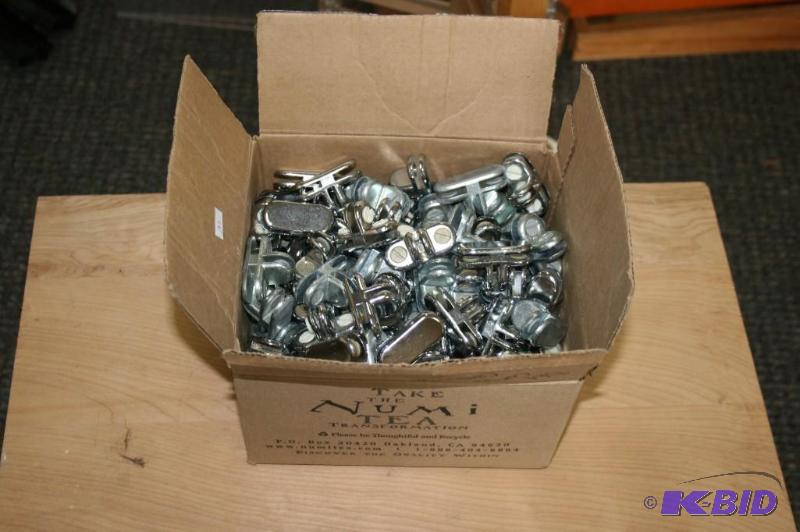 lot 187 image: Box of connectors