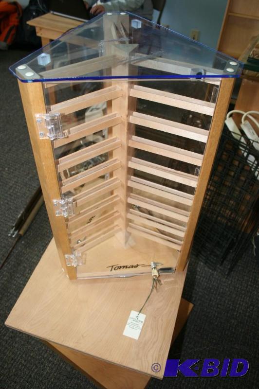 lot 197 image: display case