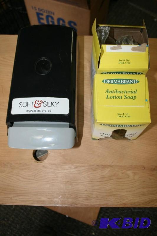 lot 225 image: Soap Dispenser