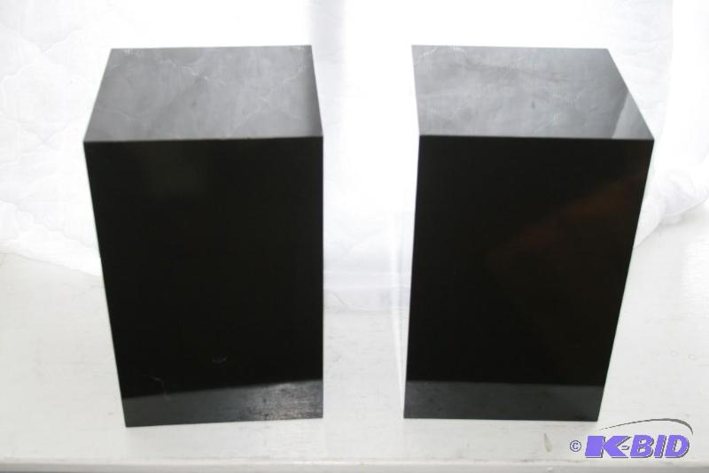 lot 39 image: Display Stands- Lot of 2