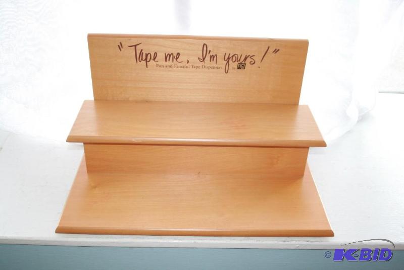 lot 43 image: display shelf