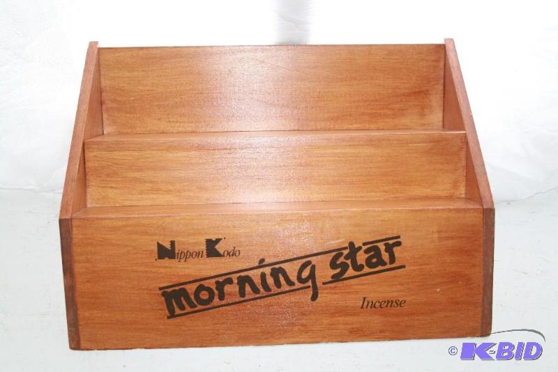 lot 45 image: display shelf