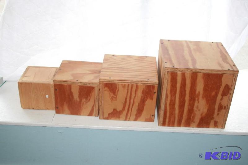 lot 47 image: Display Stands- Lot of 4