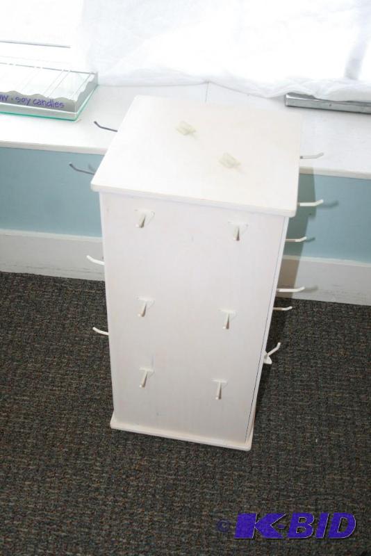 lot 59 image: display case