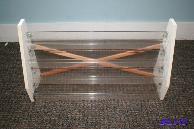 lot 60 image: display case