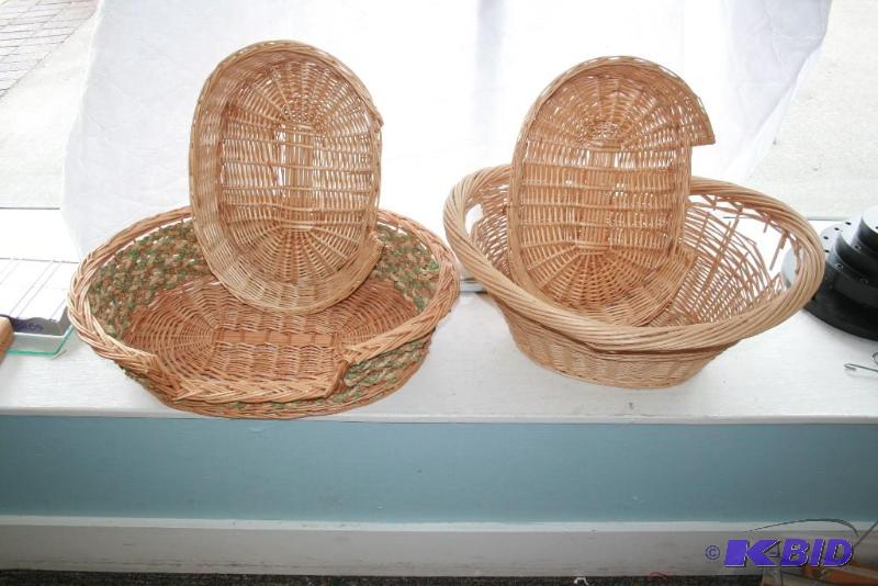 lot 63 image: Baskets- lot of 4