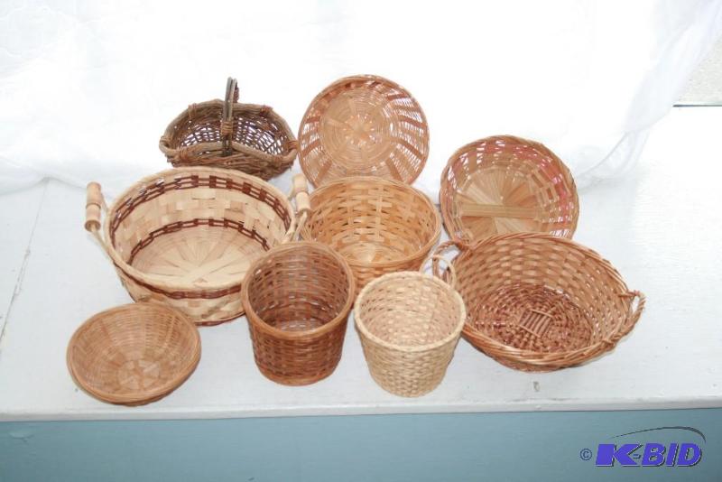 lot 66 image: Baskets- lot of 9
