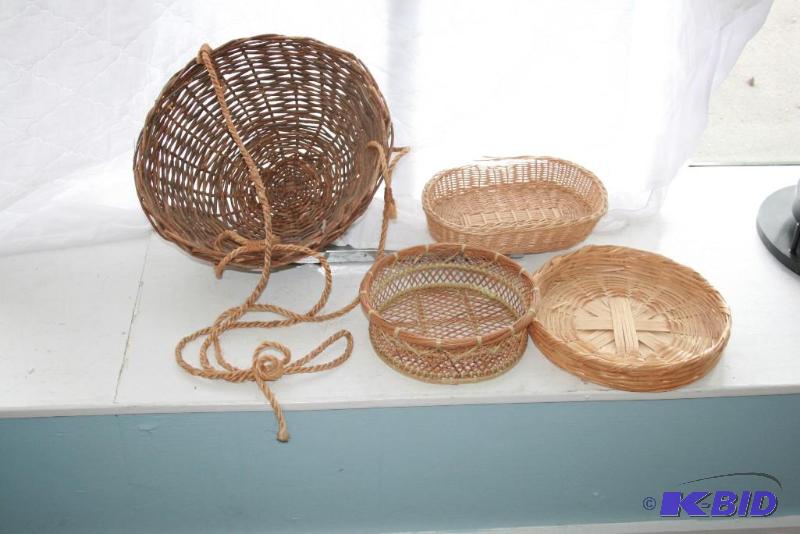 lot 67 image: Baskets- lot of 4