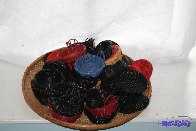 lot 78 image: Baskets- Large Lot