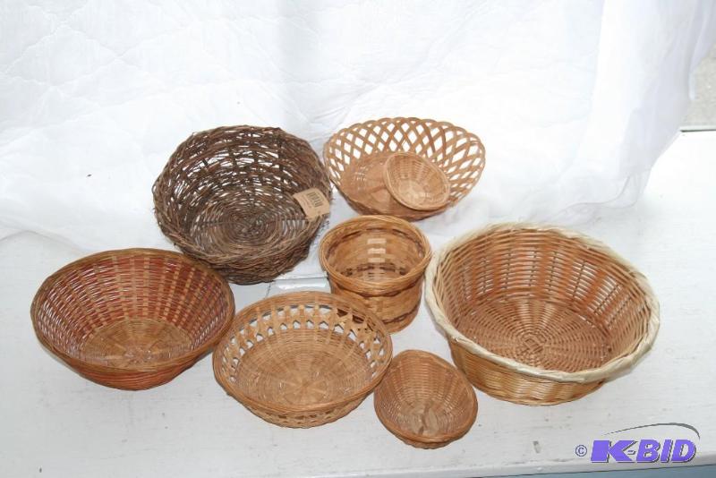lot 81 image: Baskets- Lot
