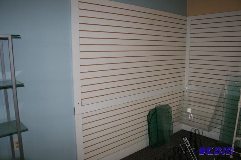 lot 94 image: Slat Board