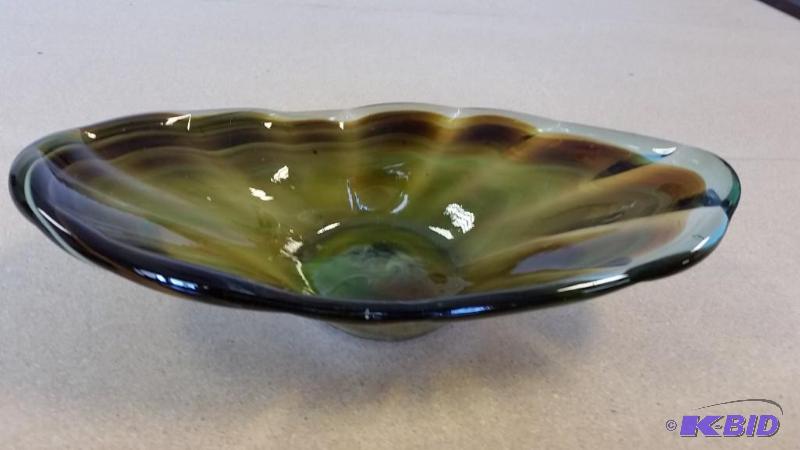 lot 29 image: Vintage Hand Blown Thick Decorative Bowl.  Large and Heavy Bowl