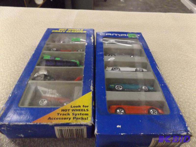 lot 449 image: Two sets of Hot Wheels cars...