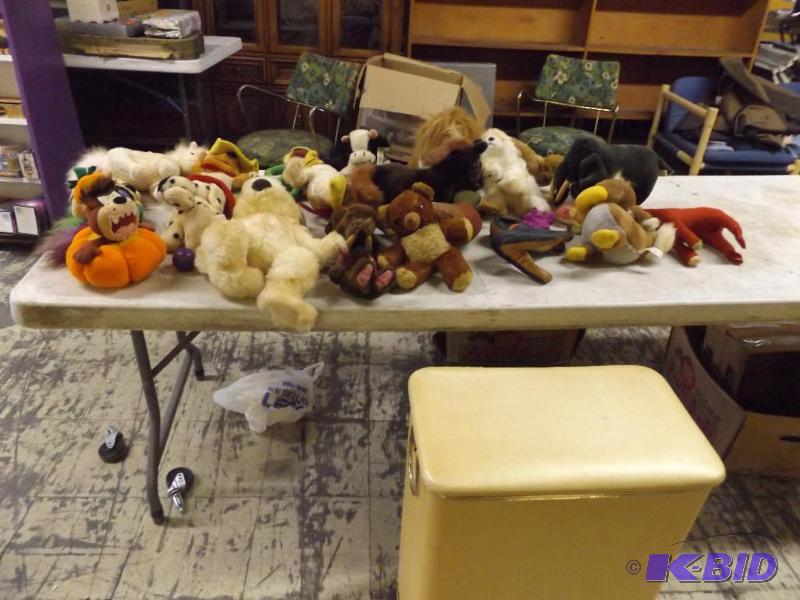 lot 581 image: Stuffed animals and toys (some TY) with laund...