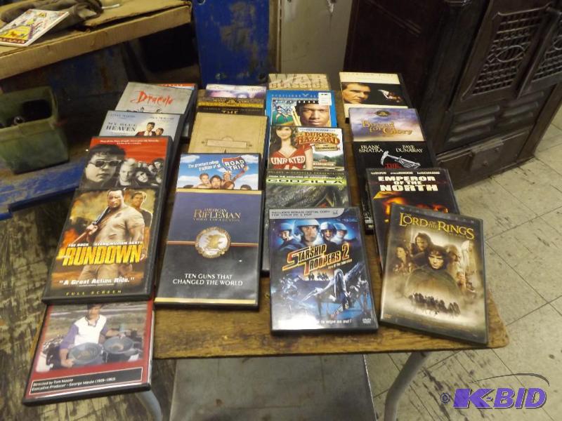 lot 585 image: 21 DVD movies...