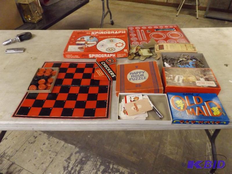 lot 7 image: Spirograph, Checkers, Old Maid, Happy Hour Pu...
