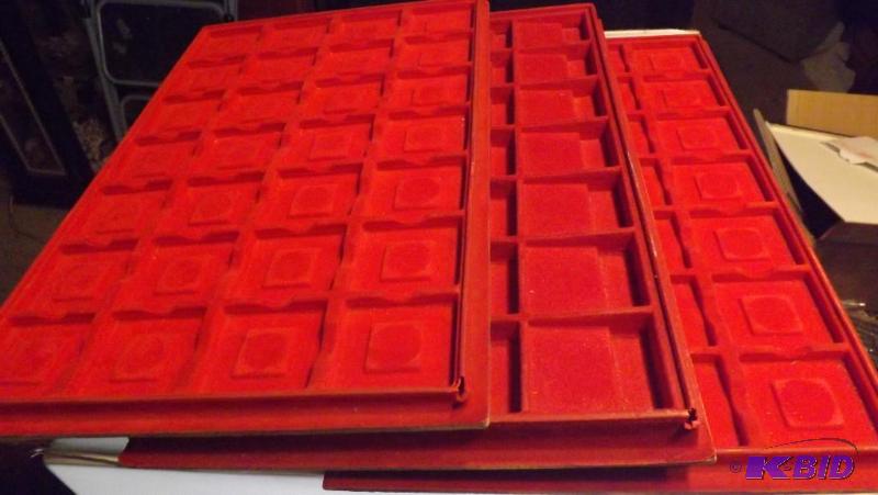 3 coin storage trays and 13 nickel size plast...