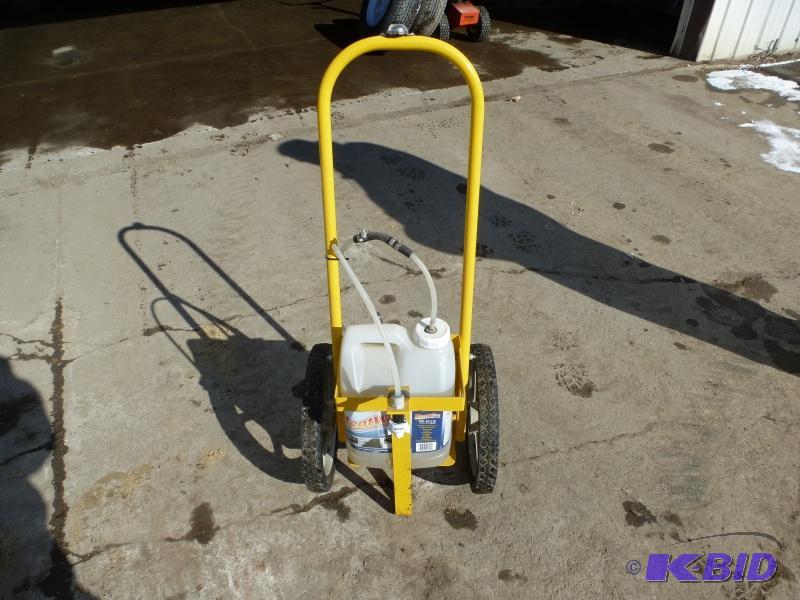 lot 13 image: Liquid De- Ice machine 12V spray dispenser. ...