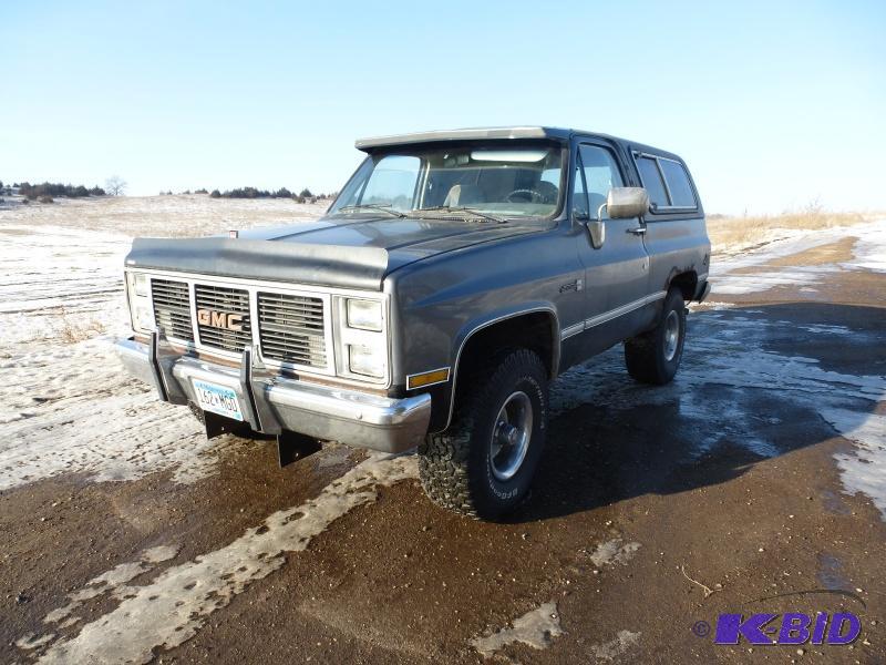 lot 7 image: 1987 GMC Jimmy 4WD Has 350 V8 engine, Automa...