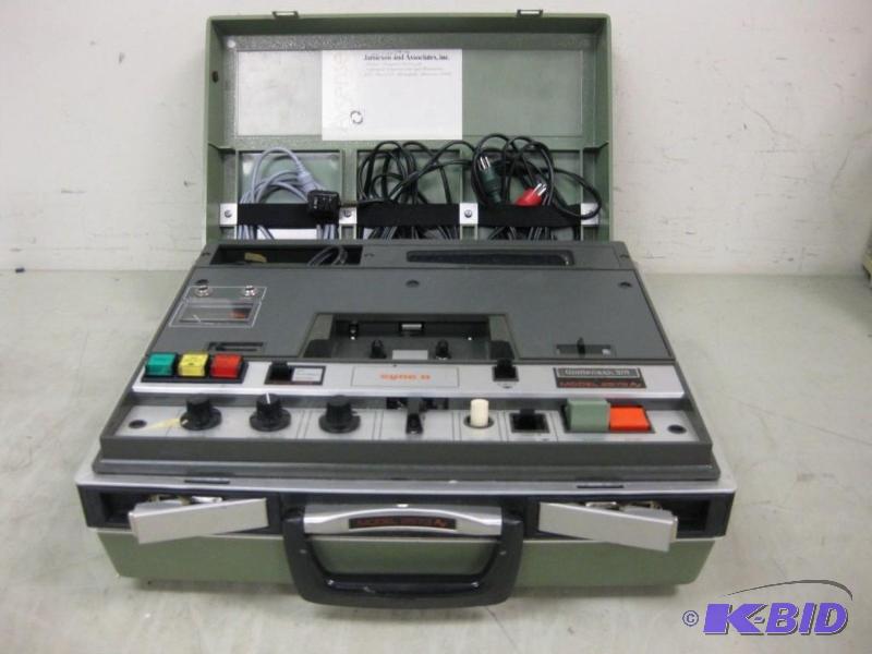 lot 21 image: Vintage Wollensak 3M Model 2573 AV Cassette S...