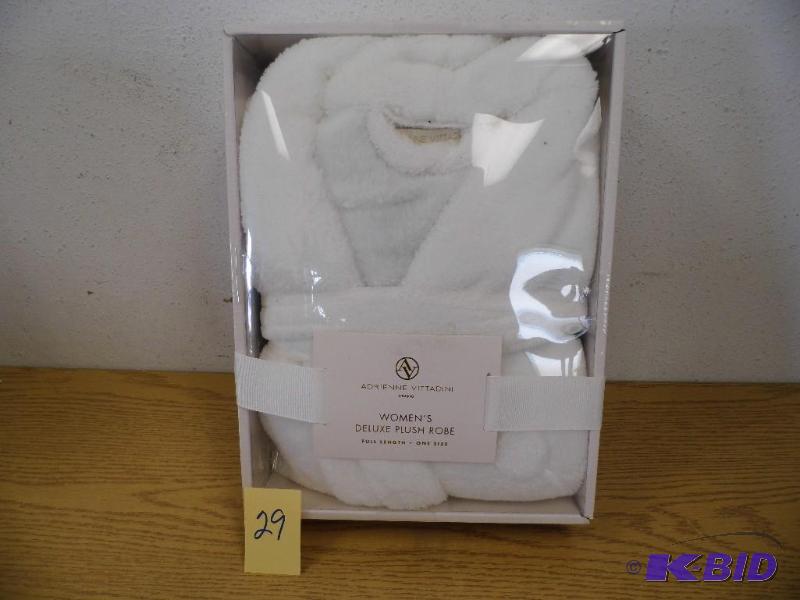 New Adrienn Vitta Dini Robe - White