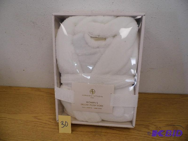 New Adrienn Vitta Dini Robe - White