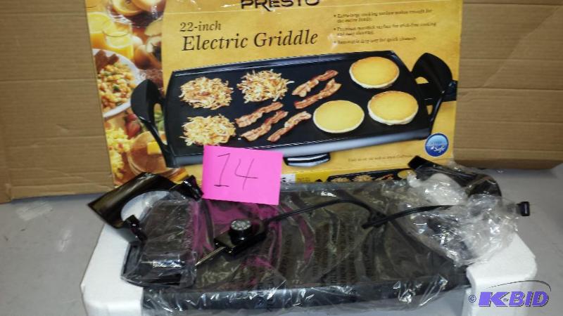 lot 14 image: Presto  22-inch Electric Griddle With Removable Handles