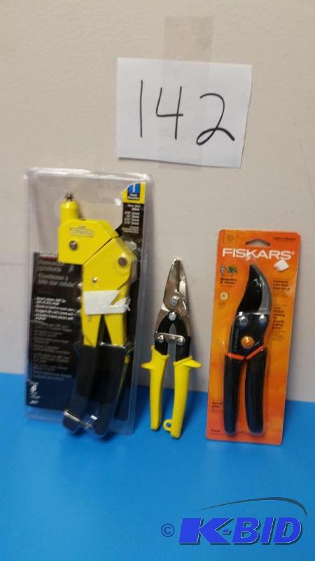 lot 142 image: Set of tools