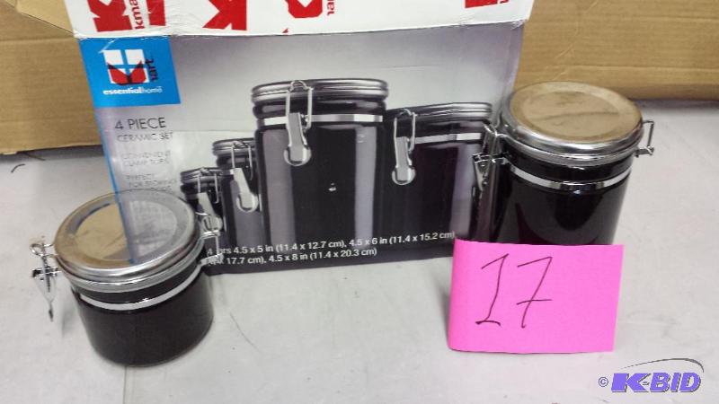 lot 17 image: Essential Home Food Storage Containers