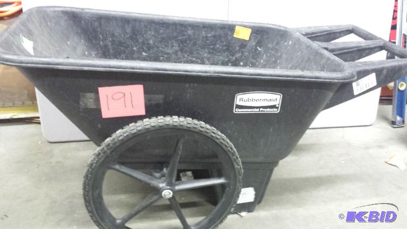 lot 191 image: Rubbermaid 7.5 CU FT Big Wheel Barrel