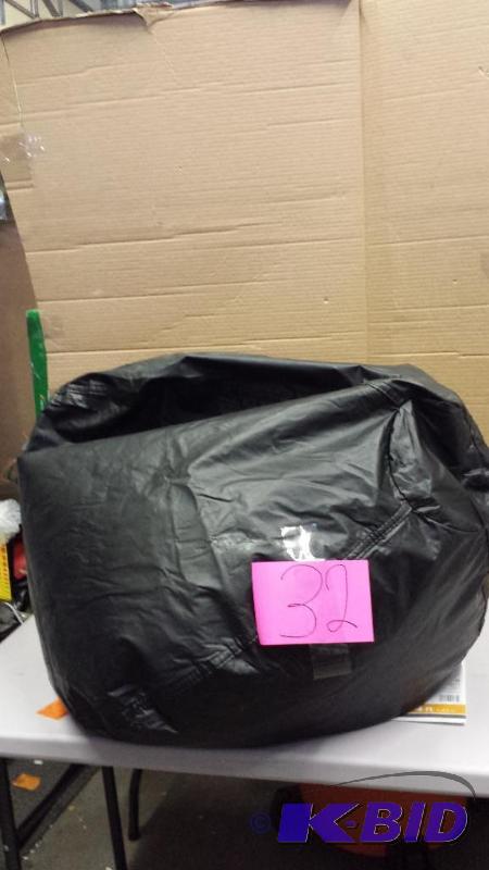lot 32 image: Jumbo Beanbag Chair
