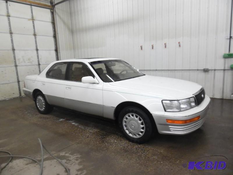 1990 Lexus LS 400