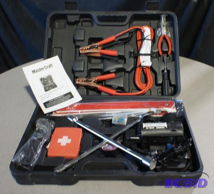 Mastercraft&nbsp44 pc Road-Side Emergency ki...