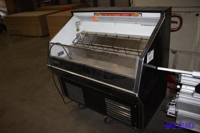 lot 303 image: Master-Bilt Refrigeration Cabinet Model MPM-40 Black wStainless Steel Inserts 48 x 30.5 x 42