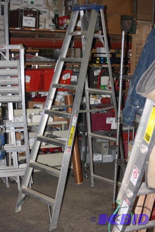 lot 325 image: 8 Ft. Metal ladder Model No. AS 3008 Load Capacity 250lbs.