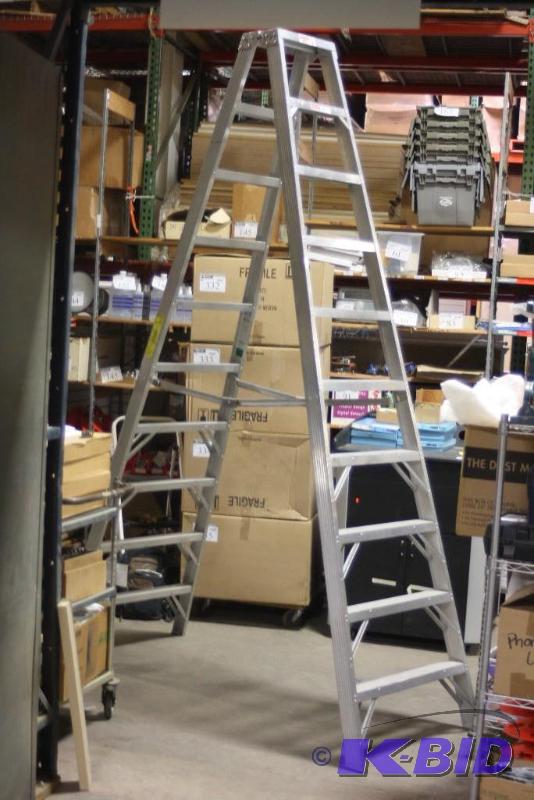 lot 331 image: Werner Craftmaster Metal ladder T310 250lb Capacity 10 Ft.