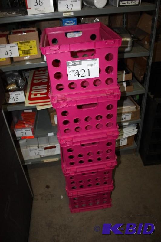 lot 421 image: Lot of (5) Plastic Crates Pink Stackable 14 x 16.5 x 10.