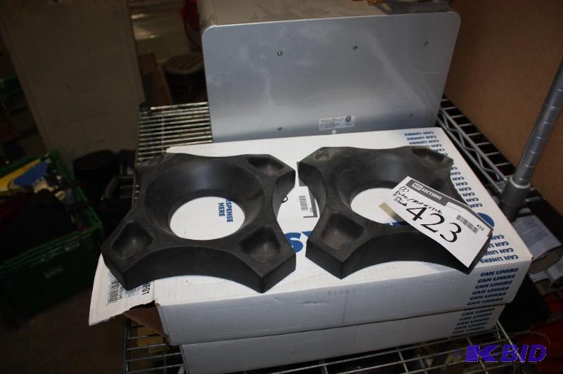 lot 423 image: Lot of (2) BikeMotorcycle Tire Stand Black.