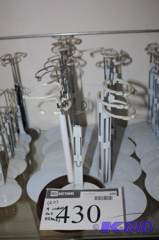lot 430 image: Lot of (20) Tripar Lit Metal Stands wExtendable Reach & Grip Attachment Flat Stand White 9 Heig