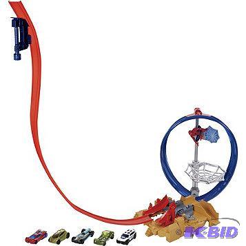 lot 46 image: Mattel Hot Wheels Spider-Man Loop Speedway Se...