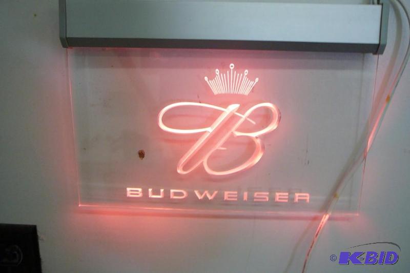 lot 44 image: Budweiser Light WORKS...