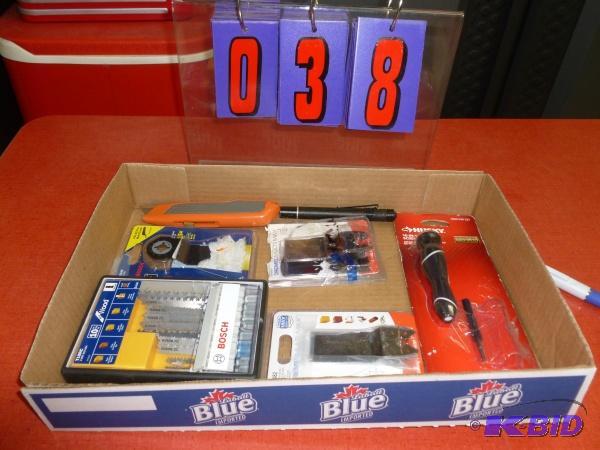 Flat of bladesknives. As shown. New and used...