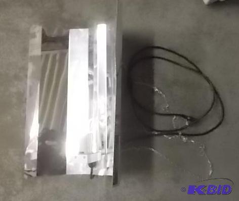 lot 17 image: Hydroponic&nbspGrow Light Fixture...
