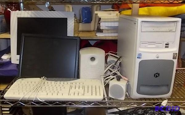 lot 21 image: Gateway Computer, 2-Flat Screen Monitors, Key...
