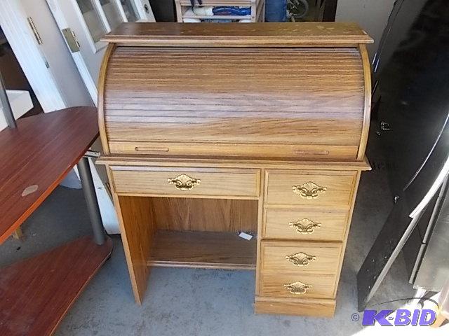 lot 38 image: Roll Top Desk 34 x 18 x 43 Tall...